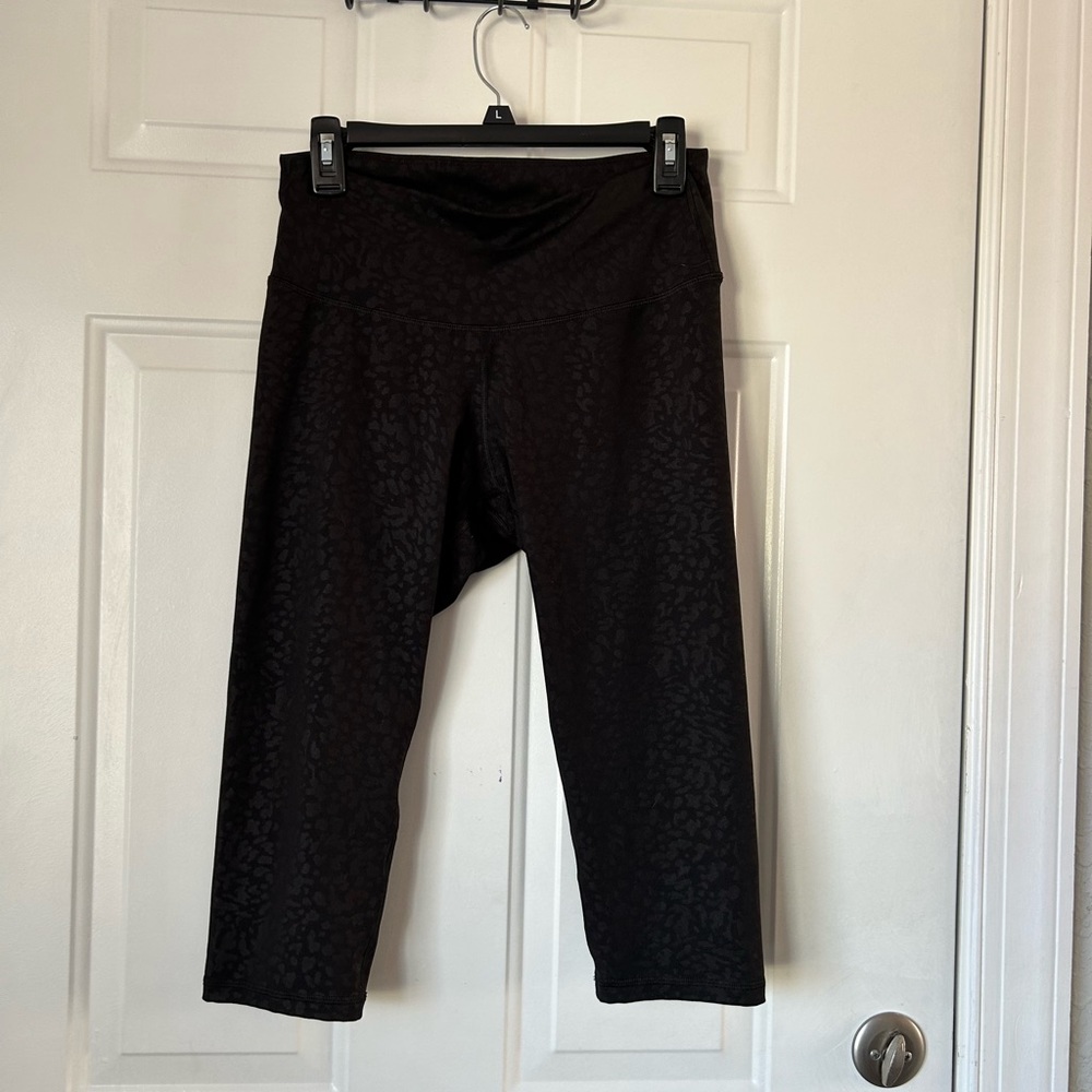 Old Navy Active Cropped Leopard Print Leggings Size L Petite